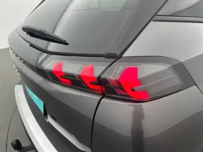 Photo 72 Peugeot 2008  PureTech 130 S&S EAT8