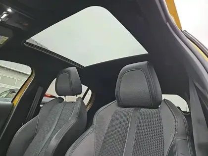 Photo 20 Peugeot 208  BlueHDi 100 S&S BVM6