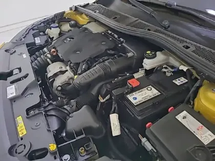 Photo 37 Peugeot 208 Gén. II Ph1 NG GT 5