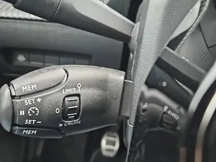 Photo 22 Peugeot 208  BlueHDi 100 S&S BVM6