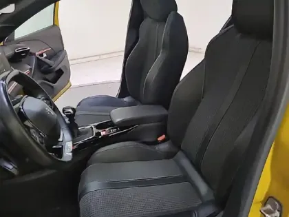 Photo 33 Peugeot 208 Gén. II Ph1 NG GT 5