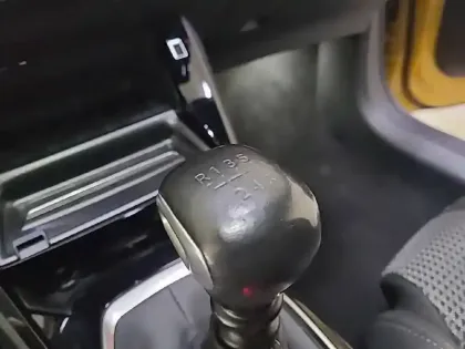 Photo 36 Peugeot 208 Gén. II Ph1 NG GT 5