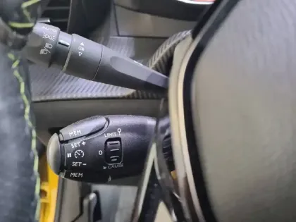 Photo 49 Peugeot 208 Gén. II Ph1 NG GT 5