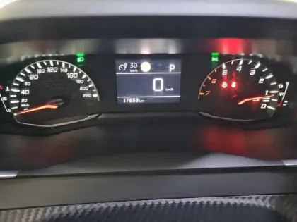 Photo 9 Peugeot 2008  PureTech 130 S&S EAT8