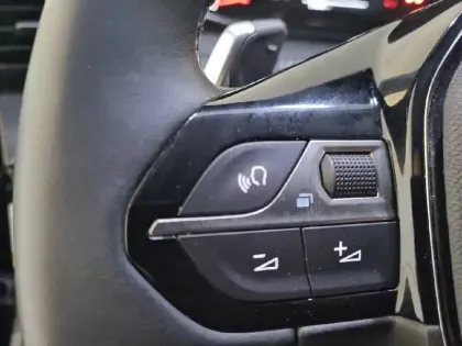 Photo 27 Peugeot 2008  PureTech 130 S&S EAT8