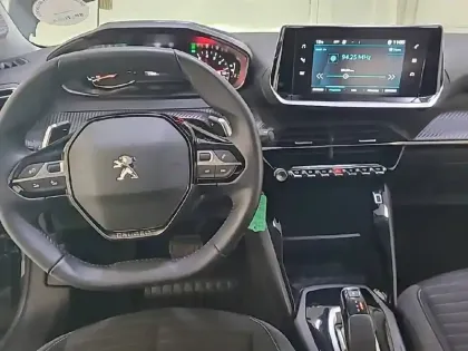 Photo 7 Peugeot 2008  PureTech 130 S&S EAT8