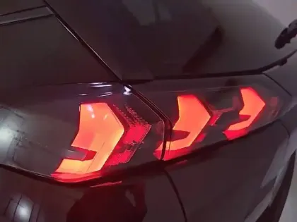 Photo 16 Peugeot 2008  PureTech 130 S&S EAT8