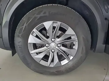 Photo 12 Peugeot 2008  PureTech 130 S&S EAT8