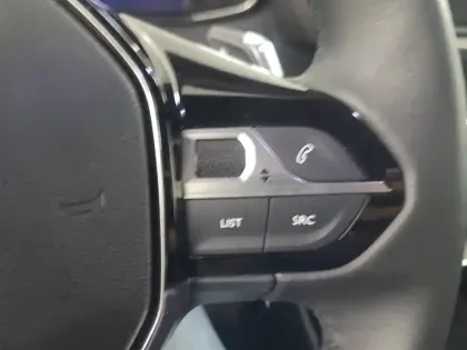 Photo 11 Peugeot 2008  Hybrid 145 e-DCS6