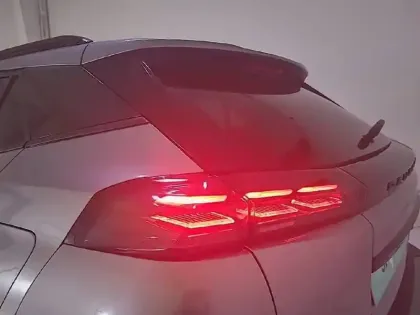 Photo 71 Peugeot 2008  Hybrid 145 e-DCS6