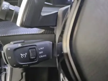 Photo 49 Peugeot 2008  Hybrid 145 e-DCS6