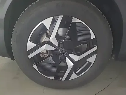 Photo 67 Peugeot 2008  Hybrid 145 e-DCS6