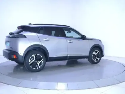 Photo 27 Peugeot 2008  Hybrid 145 e-DCS6