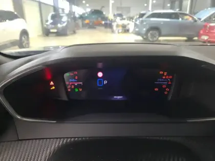 Photo 10 Peugeot 2008  Hybrid 145 e-DCS6