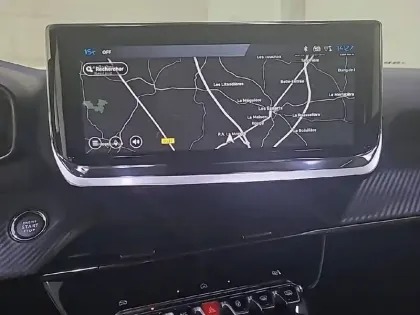 Photo 73 Peugeot 2008  Hybrid 145 e-DCS6