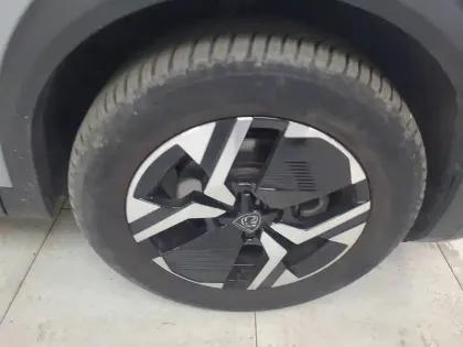 Photo 8 Peugeot 2008  Hybrid 145 e-DCS6