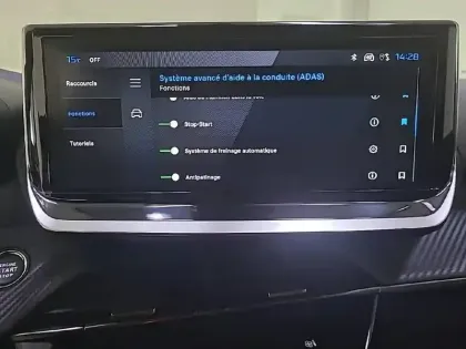 Photo 44 Peugeot 2008  Hybrid 145 e-DCS6