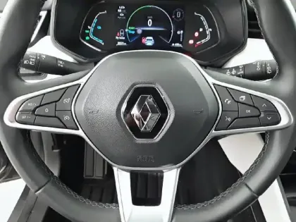 Photo 8 Renault Clio  E-Tech full hybrid 145