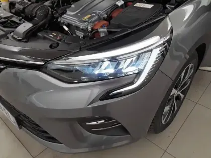 Photo 15 Renault Clio  E-Tech full hybrid 145