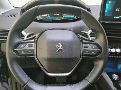 Photo 8 Peugeot 3008  Hybrid 225 e-EAT8