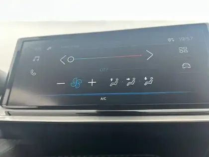 Photo 21 Peugeot 208  Hybrid 110 ch e-DCS6