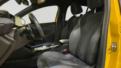 Photo 12 Peugeot 208  PureTech 130 S&S EAT8