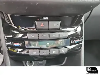 Photo 29 Peugeot 2008  BlueHDi 100ch S&S BVM5