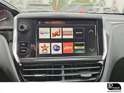 Photo 44 Peugeot 2008  BlueHDi 100ch S&S BVM5