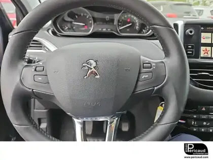 Photo 47 Peugeot 2008  BlueHDi 100ch S&S BVM5