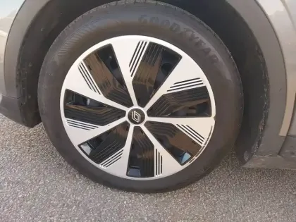 Photo 15 Renault Megane  E-Tech ER EV60 130ch super charge