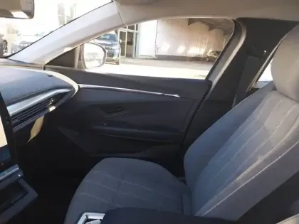 Photo 12 Renault Megane  E-Tech ER EV60 130ch super charge