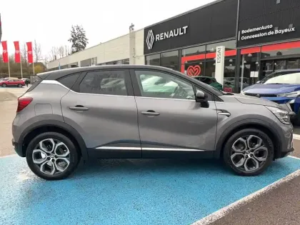 Photo 5 Renault Captur  E-Tech full hybrid 145