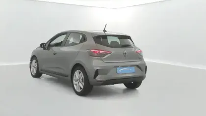 Photo 11 Renault Clio  E-Tech full hybrid 145 ch GSR2