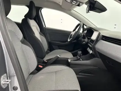 Photo 51 Renault Clio  E-Tech full hybrid 145 ch GSR2