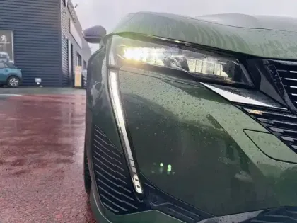 Photo 15 Peugeot 308  PureTech 130ch S&S EAT8