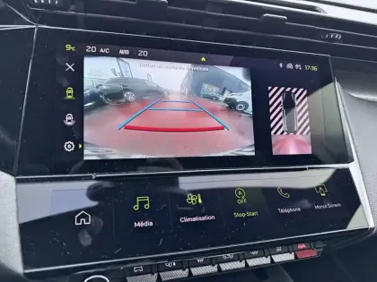 Photo 20 Peugeot 308  PureTech 130ch S&S EAT8