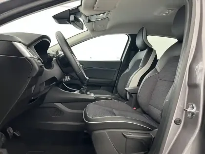 Photo 12 Renault Captur  TCe 140 - 21