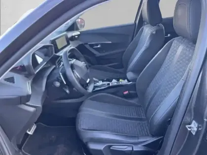 Photo 10 Peugeot 2008  PureTech 130 S&S EAT8