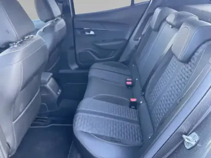 Photo 11 Peugeot 2008  PureTech 130 S&S EAT8