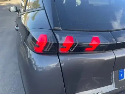 Photo 16 Peugeot 2008  PureTech 130 S&S EAT8