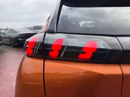 Photo 16 Peugeot 2008  PureTech 130 S&S EAT8