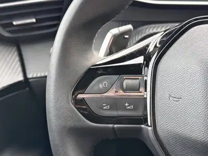 Photo 17 Peugeot 2008  PureTech 130 S&S EAT8