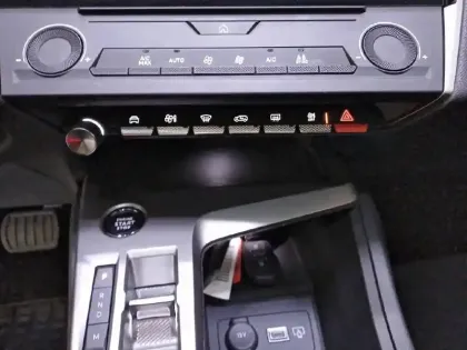 Photo 23 Peugeot 308  BlueHDi 130ch S&S EAT8