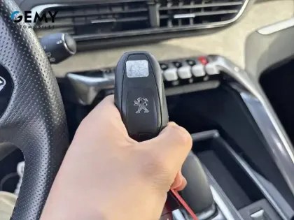 Photo 34 Peugeot 3008  Hybrid 225 e-EAT8