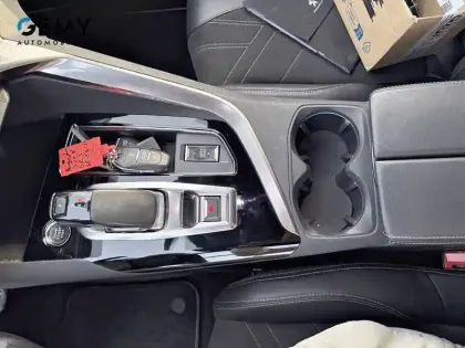 Photo 49 Peugeot 3008  Hybrid 225 e-EAT8