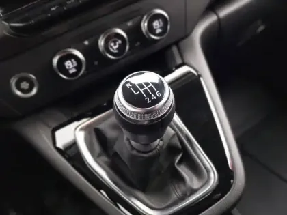 Photo 17 Renault Kangoo Gén. III (KFK) Ph1 NG Techno 5