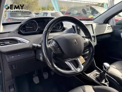 Photo 11 Peugeot 2008  1.6 BlueHDi 120ch S&S BVM6