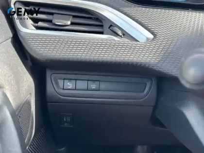 Photo 83 Peugeot 2008  1.6 BlueHDi 120ch S&S BVM6