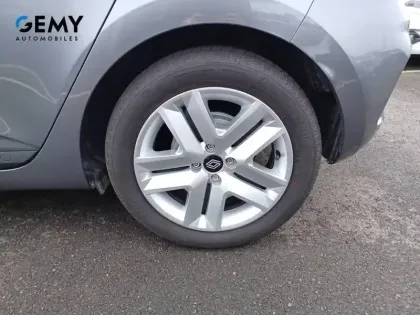 Photo 11 Renault Clio  E-Tech full hybrid 145 ch GSR2