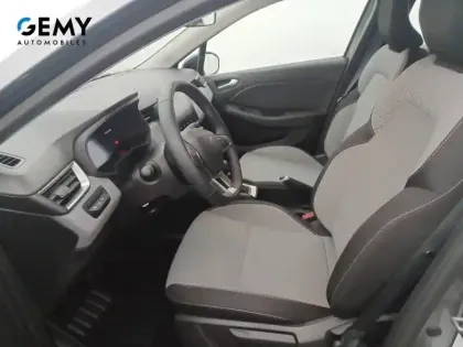 Photo 8 Renault Clio  E-Tech full hybrid 145 ch GSR2